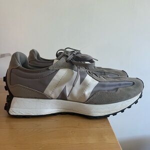 New Balance 327 Gray and White